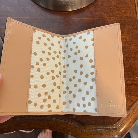 Kate spade passport holder - Picture 3 of 3
